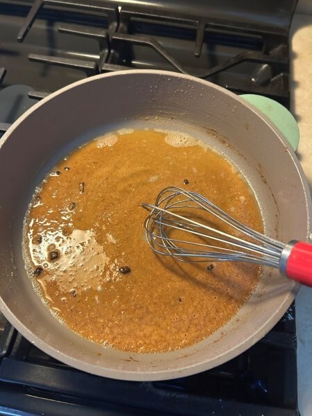 Golden brown roux for Norwegian-style brown gravy