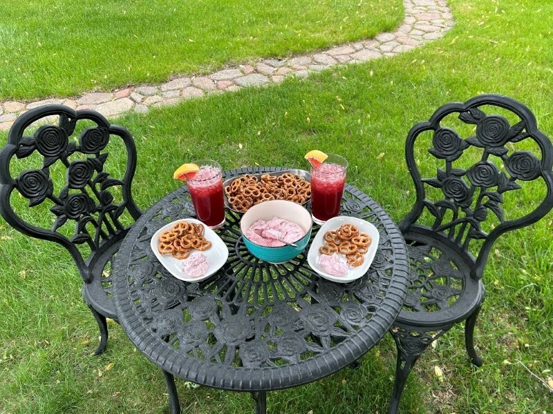 Grapefruit Lingonberry Cocktail and Lingonberry Dip ready