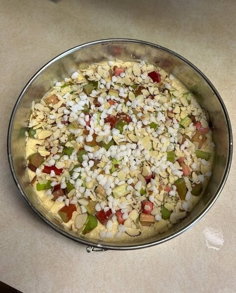 Sprinkle with Belgian Pearl Sugar and sliced almonds.