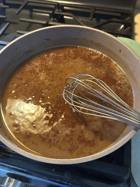 Gravy thickening with Worcestershire and broth